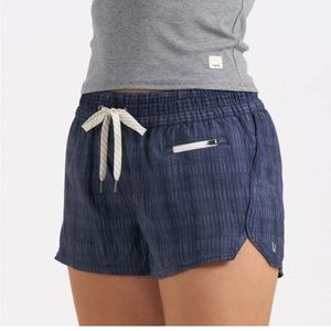 Vuori navy ink shibori pattern clementine shorts! Size S 💙